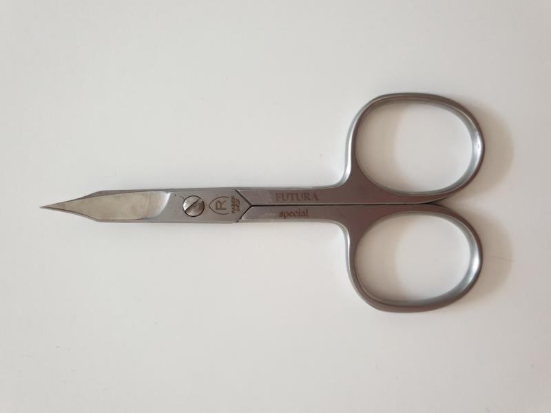 Unghia punta a lancia