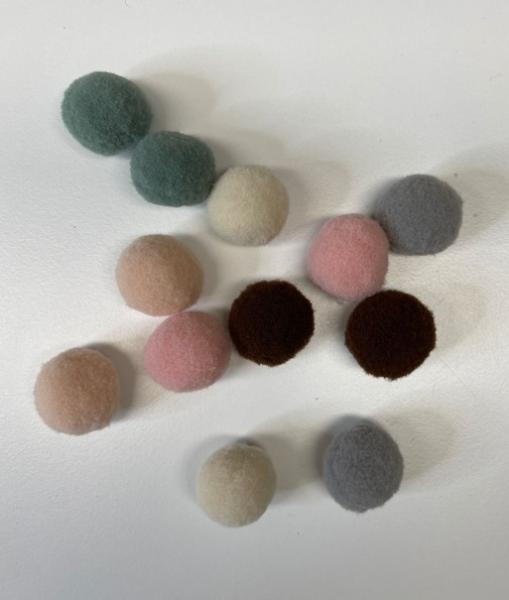 Pom pons 2